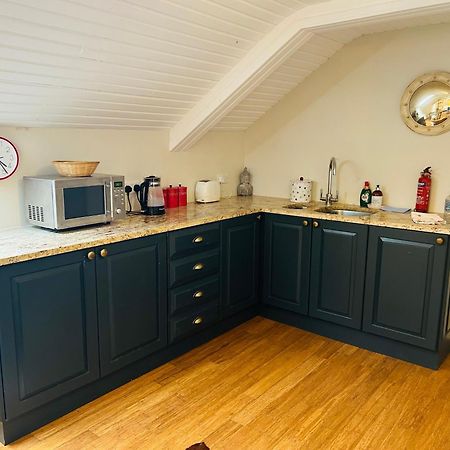 Glastonbury Festival En-Suite Studio With Kitchenette - 2 Miles To Site Екстериор снимка